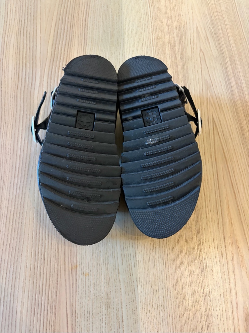 Dr. Martens Voss Mono Floral Sandals - Picture 5 of 5